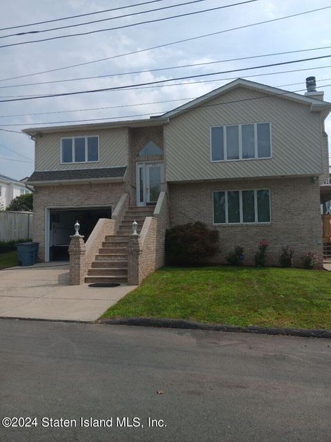 Photo of 405 Bertram Avenue, Staten Island, NY 10312 (MLS # 2404434)