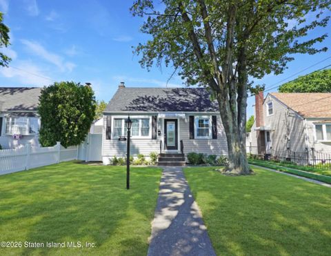 Photo of 381 Lathrop Avenue, Staten Island, NY 10302 (MLS # 2602076)