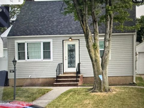 Photo of 381 Lathrop Avenue, Staten Island, NY 10302 (MLS # 2602076)