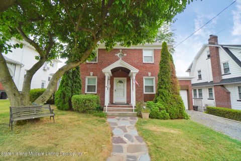 Photo of 700 Bard Avenue, Staten Island, NY 10310 (MLS # 1160337)