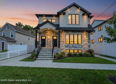 Photo of 86 Sprague Avenue, Staten Island, NY 10307 (MLS # 2600692)