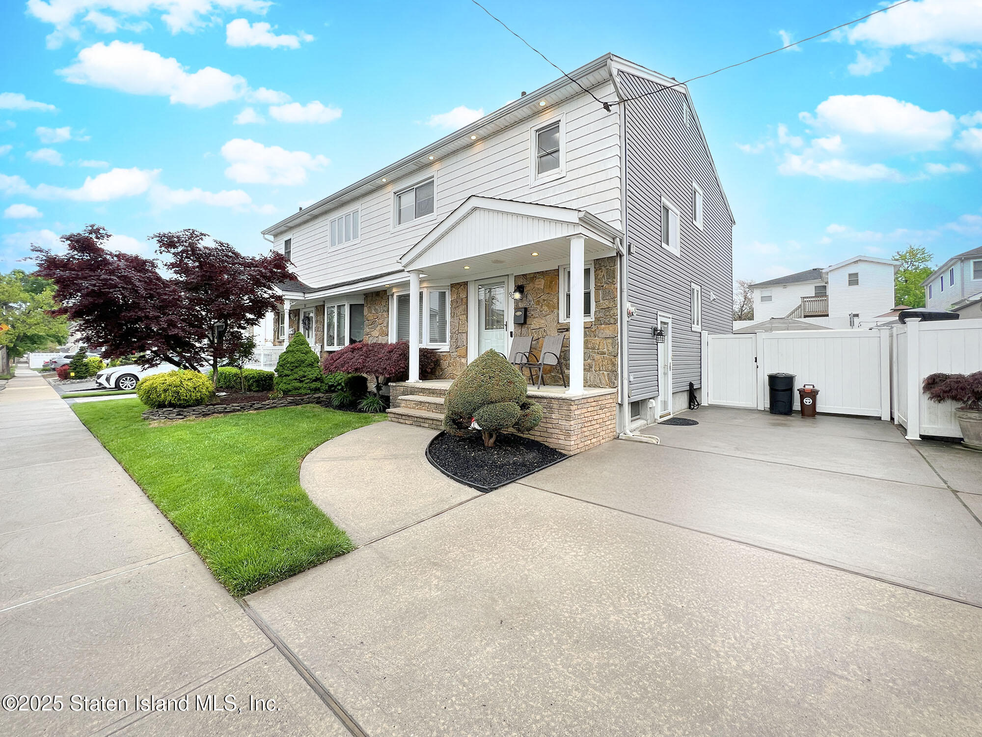 90 Scranton Avenue, Staten Island, New York image 3