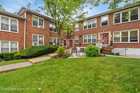 Photo of 475 Armstrong Avenue #H1, Staten Island, NY 10308 (MLS # 2603988)