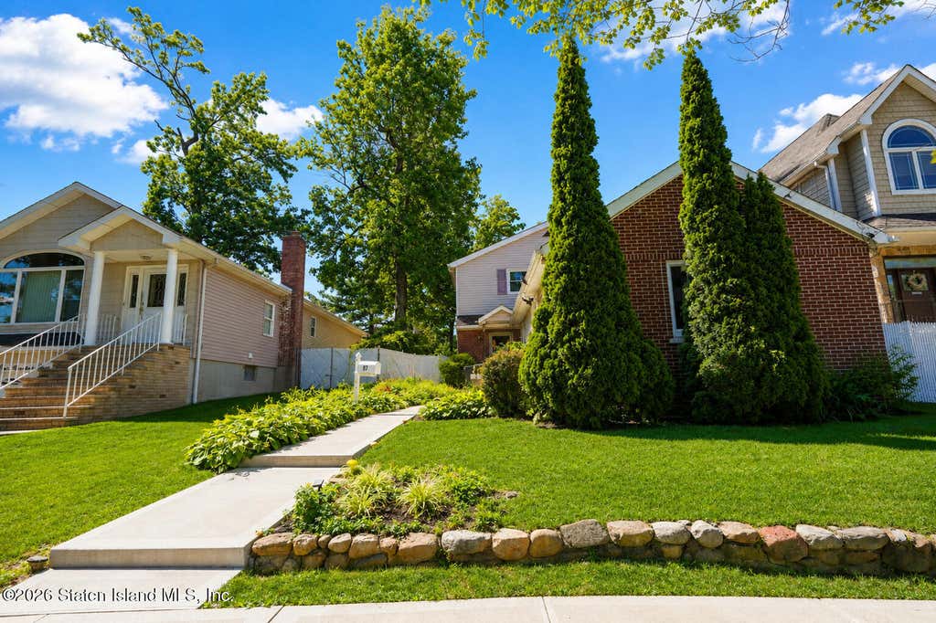 Photo of 97 Hillcrest Street, Staten Island, NY 10308 (MLS # 2603878)