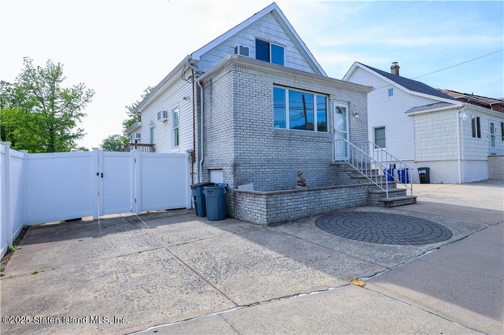230 Bedell Avenue, Staten Island, New York image 1