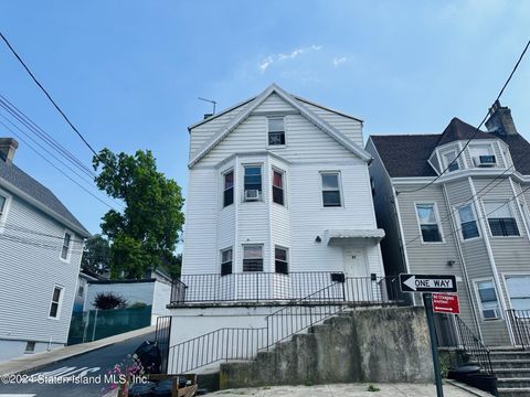 Triplex in Staten Island NY 80 Van Buren Street.jpg