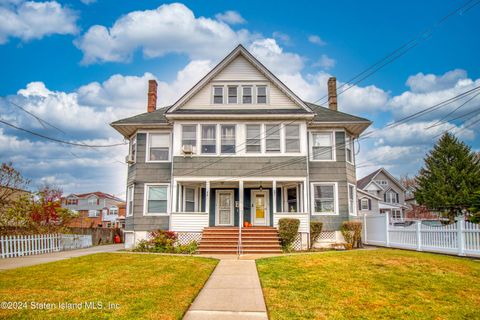 Photo of 479 Clove Road, Staten Island, NY 10310 (MLS # 2406554)