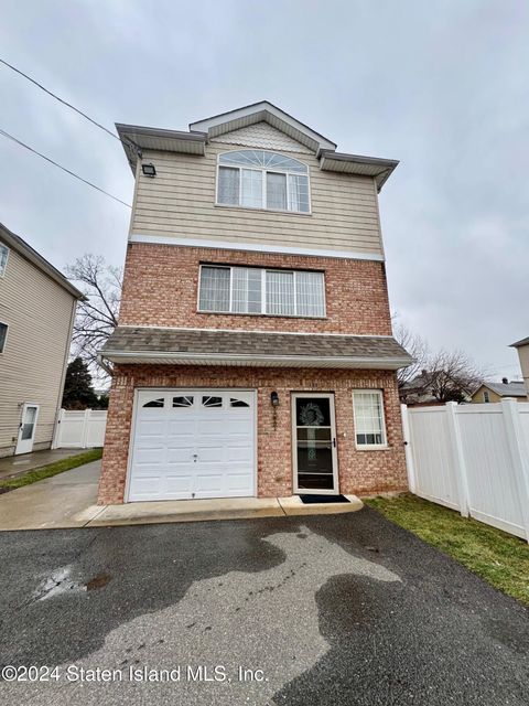 Photo of 135 Netherland Avenue, Staten Island, NY 10303 (MLS # 2406931)