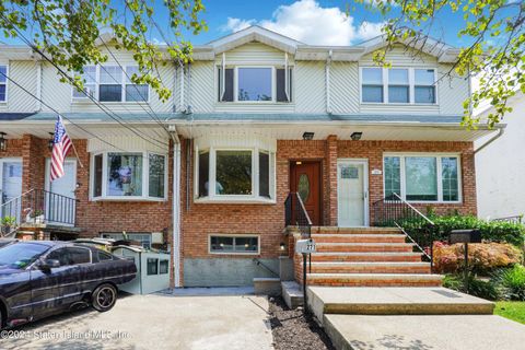 Photo of 271 Main Street, Staten Island, NY 10307 (MLS # 2404435)