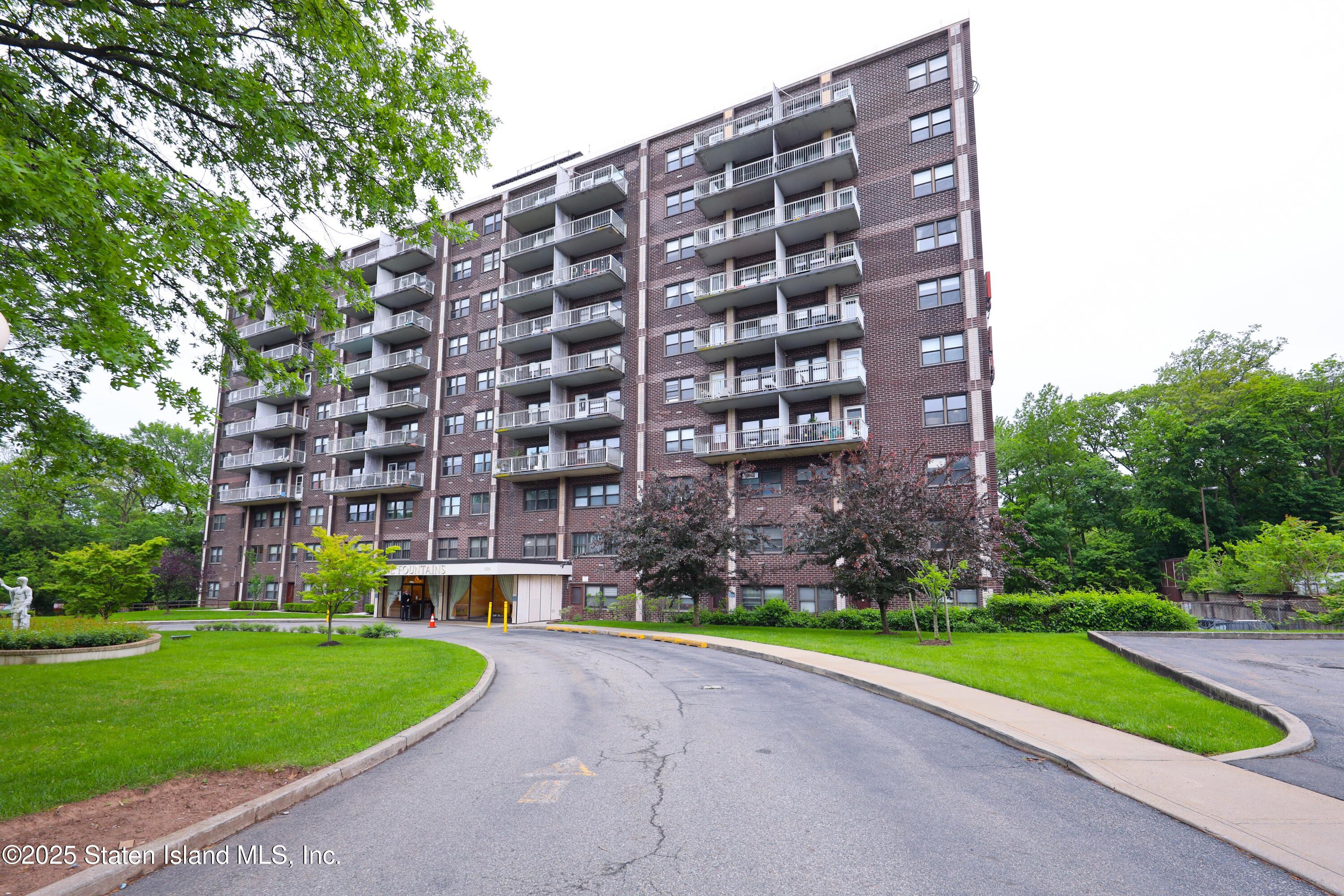 1100 Clove Road #3C, Staten Island, New York image 1