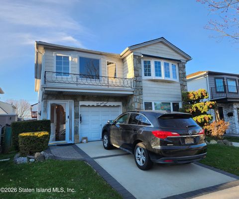 Multifamily For Sale - 137 Laredo Avenue<br/> Richmond County, Staten Island, NY 10312