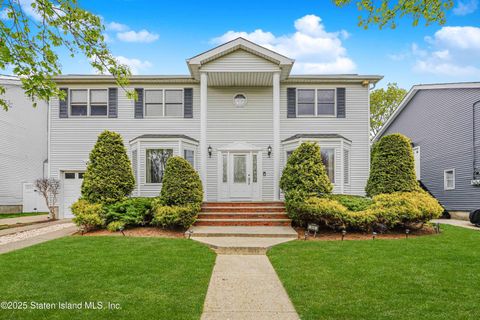 Photo of 165 Chelsea Street, Staten Island, NY 10307 (MLS # 2502265)