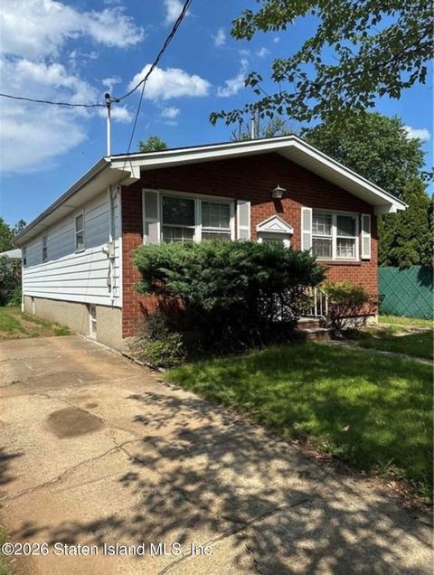 Photo of 205 Penn Avenue, Staten Island, NY 10306 (MLS # 2600566)