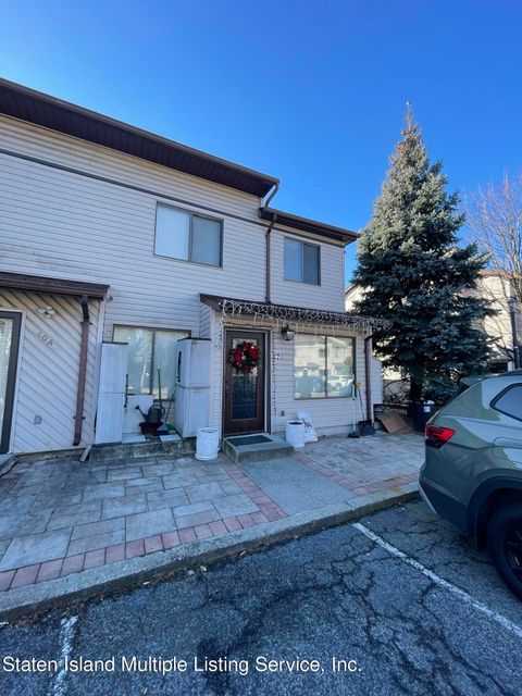 Photo of 42 Selvin Loop #A, Staten Island, NY 10303 (MLS # 2400744)