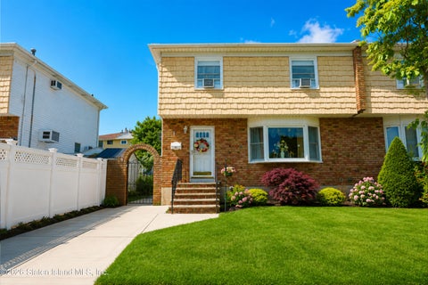 Photo of 27 Seacrest Avenue, Staten Island, NY 10312 (MLS # 2603317)