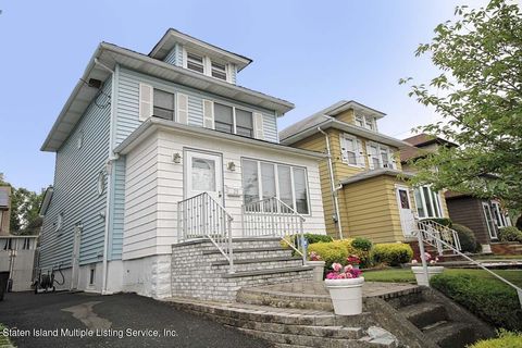 Photo of 25 Rainbow Avenue, Staten Island, NY 10302 (MLS # 1162797)