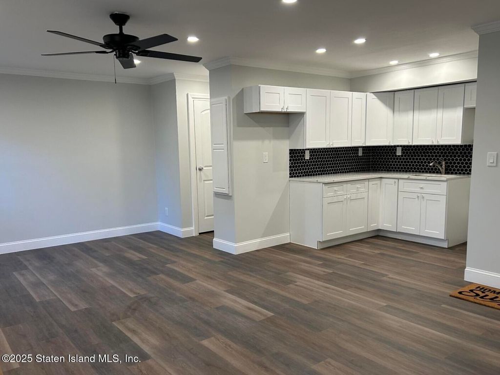 Photo of 18 Bay Terrace #1c, Staten Island, NY 10306 (MLS # 2506365)