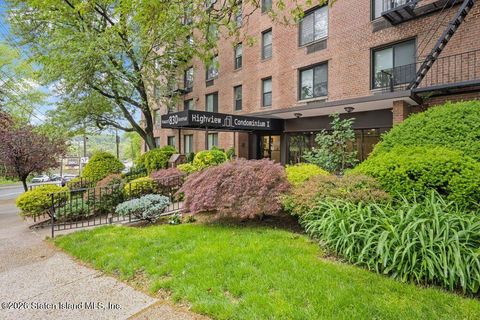 Photo of 830 Howard Avenue #3h, Staten Island, NY 10301 (MLS # 2600546)