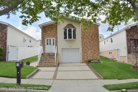 Photo of 67 Dorval Avenue, Staten Island, NY 10312 (MLS # 1160647)