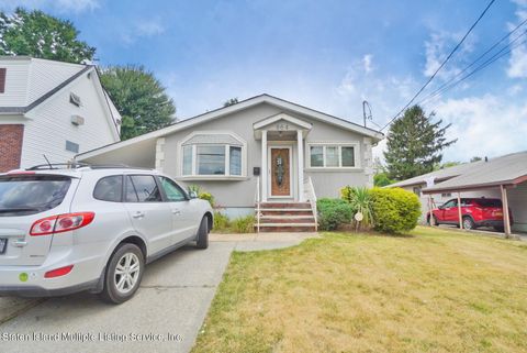 Photo of 864 Manor Road, Staten Island, NY 10314 (MLS # 1156307)