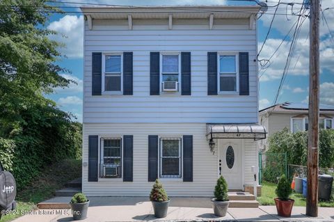 Photo of 67 Reynolds Street, Staten Island, NY 10305 (MLS # 2403107)