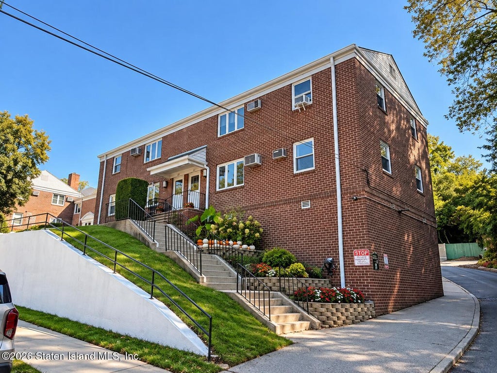 Photo of 182 Arlo Road #A, Staten Island, NY 10301 (MLS # 2605700)