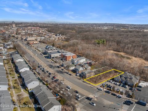 Photo of 0 Richmond Avenue, Staten Island, NY 10314 (MLS # 2601022)