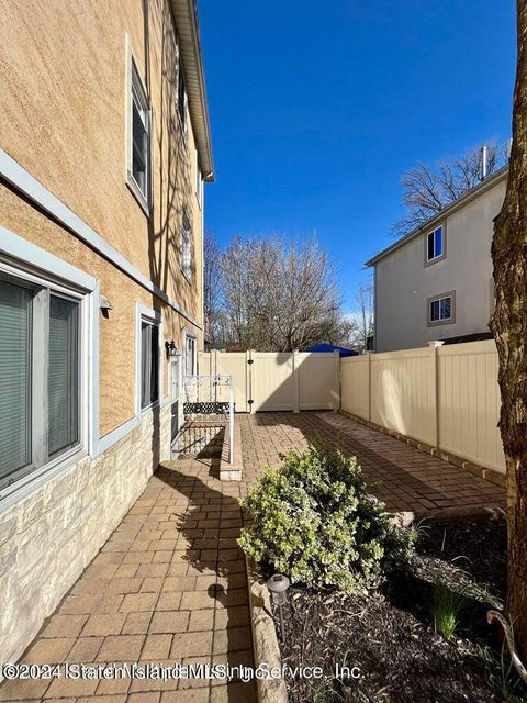 Photo of 23 Midland Road, Staten Island, NY 10308 (MLS # 2600802)