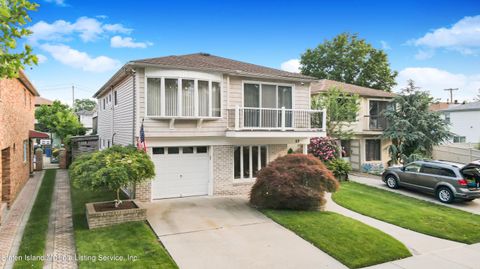 Photo of 89 Dawson Court, Staten Island, NY 10314 (MLS # 1162186)