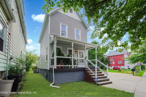 Photo of 28 Hooker Place, Staten Island, NY 10302 (MLS # 2601384)