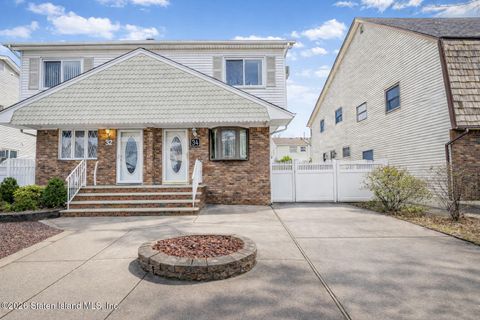 Photo of 34 Von Braun Avenue, Staten Island, NY 10312 (MLS # 2601470)