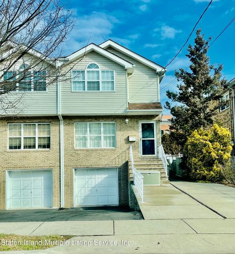 Photo of 101 Burgher Avenue, Staten Island, NY 10304 (MLS # 1160909)