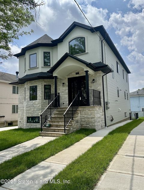 Photo of 46 O' Connor Avenue, Staten Island, NY 10314 (MLS # 2506993)