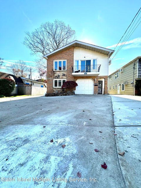 Photo of 5400 Amboy Road, Staten Island, NY 10312 (MLS # 1165669)