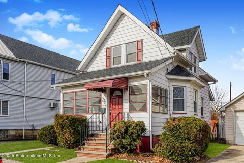 Photo of 2139 Dill Avenue, Linden, NJ 07036 (MLS # 2507085)