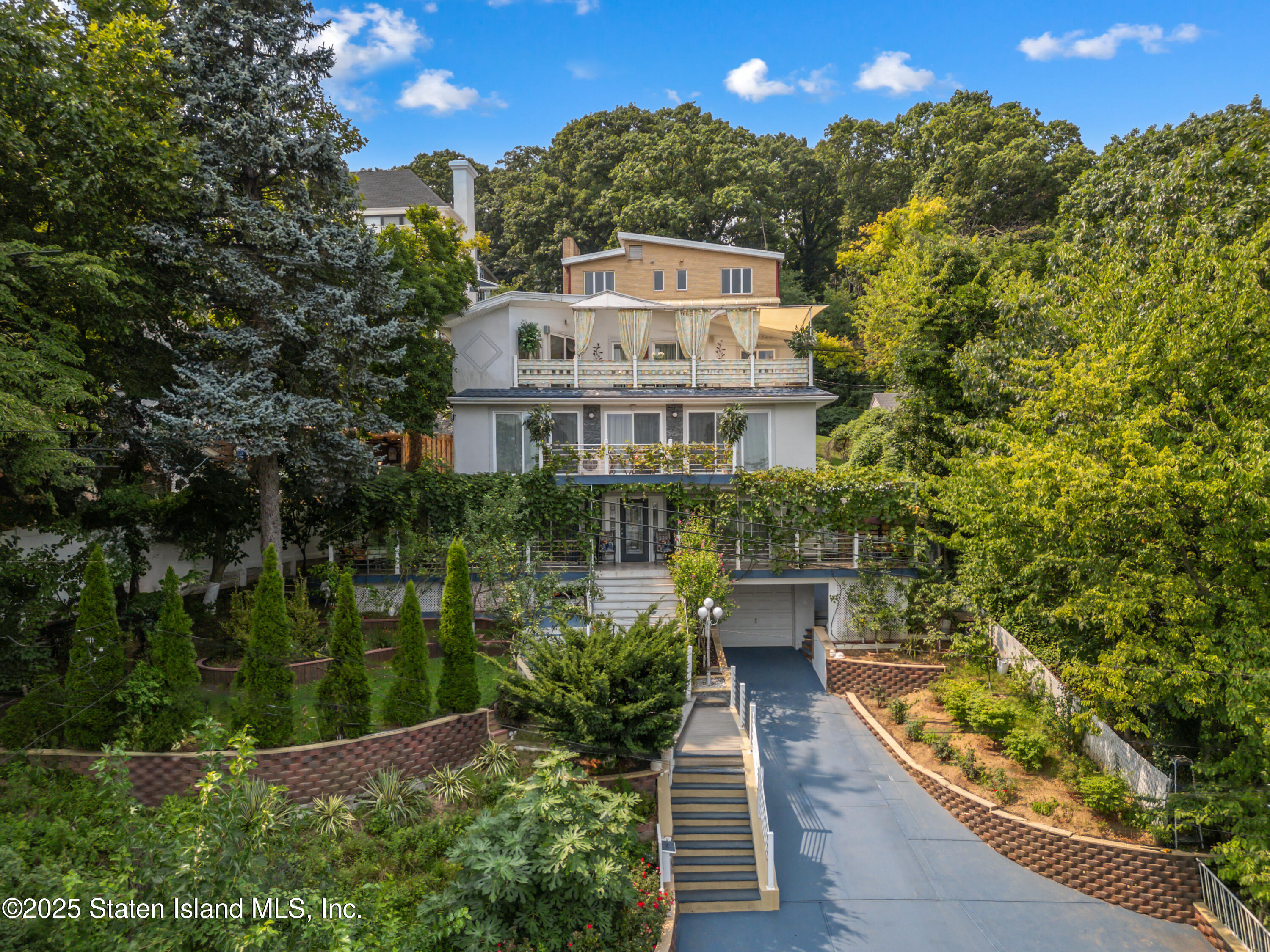 75 Longview Road, Staten Island, New York image 5