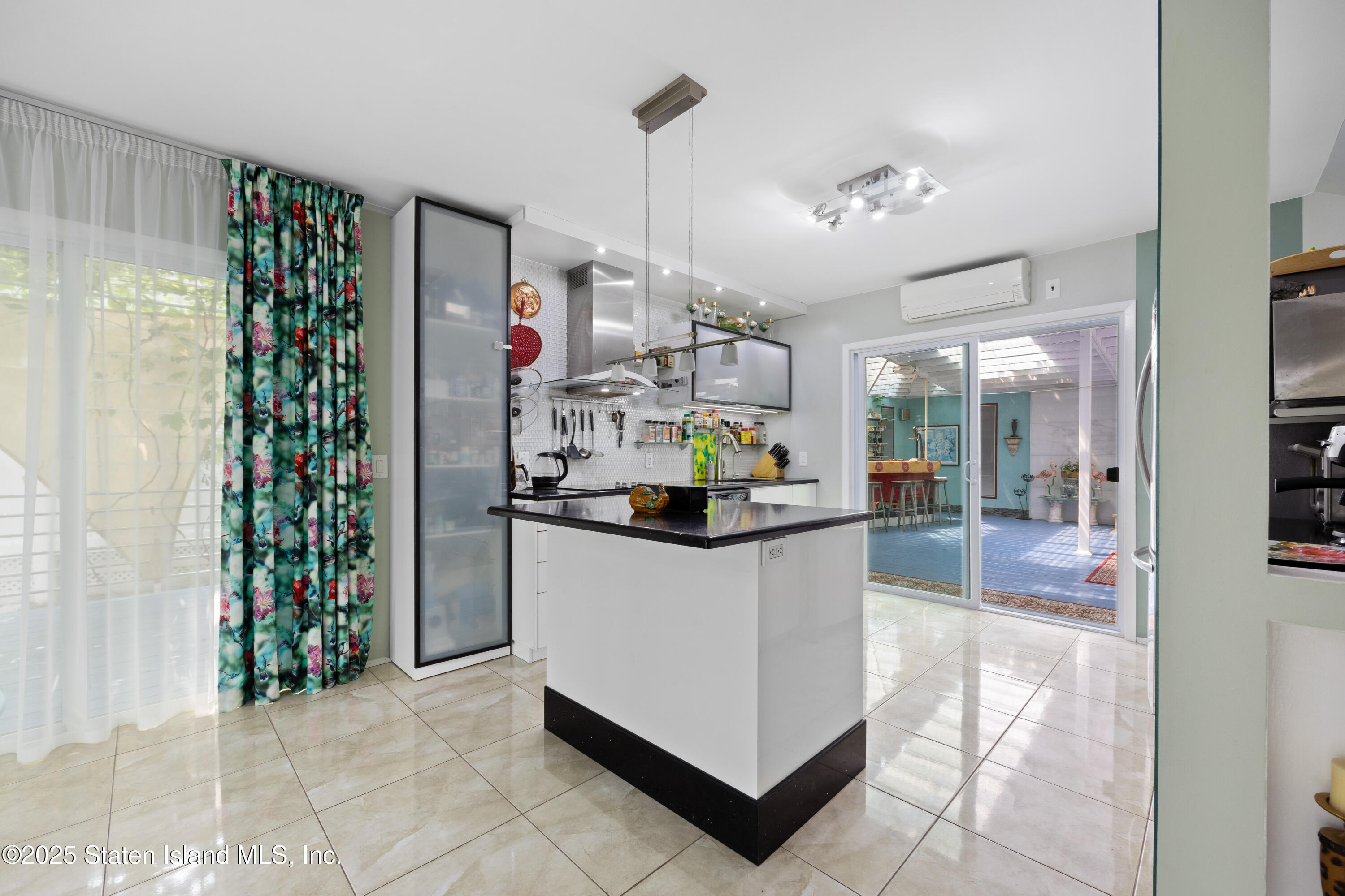 75 Longview Road, Staten Island, New York image 16