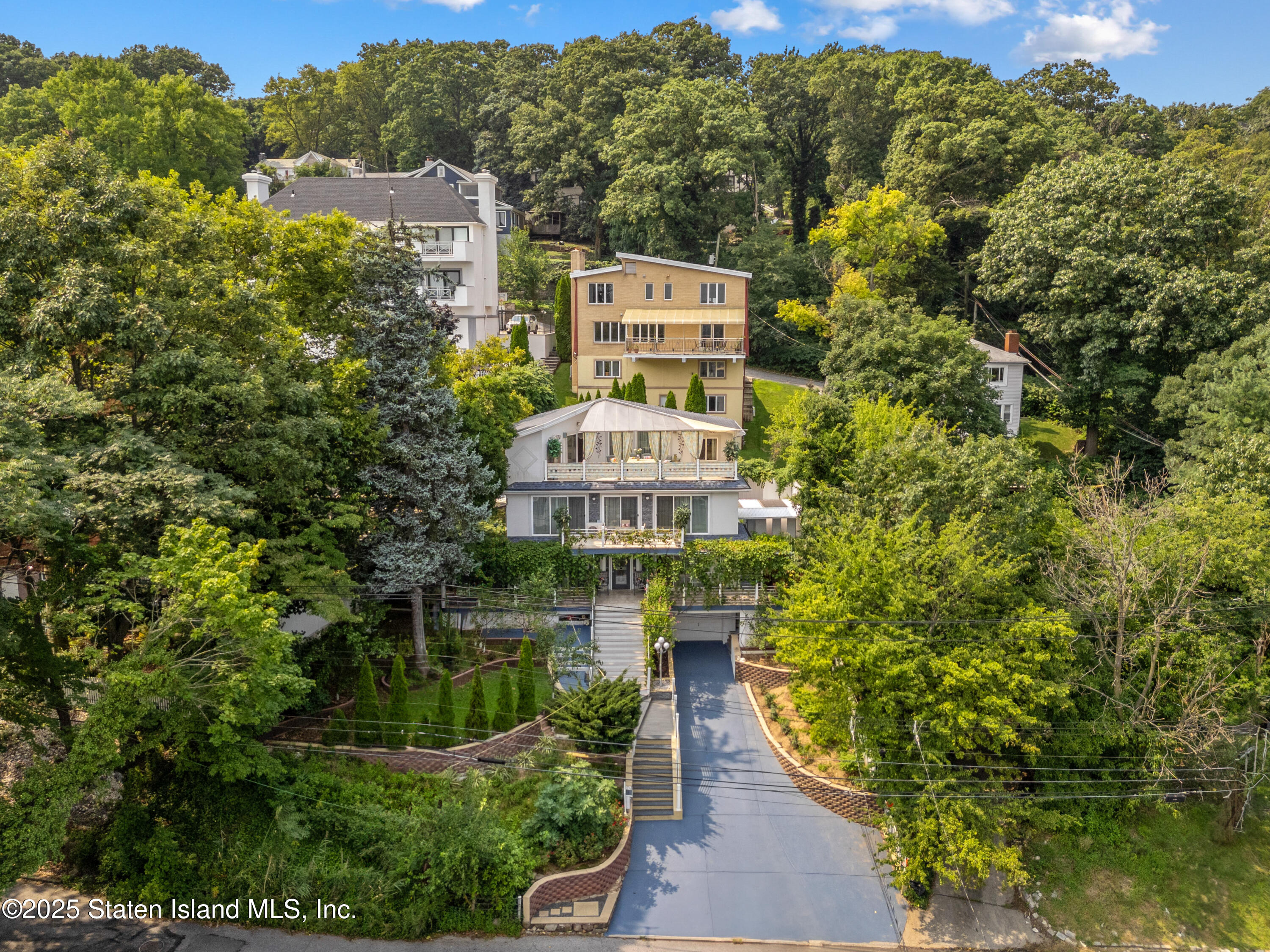75 Longview Road, Staten Island, New York image 3