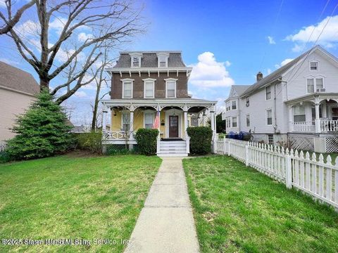 Photo of 153 Johnson Avenue, Staten Island, NY 10307 (MLS # 2507164)