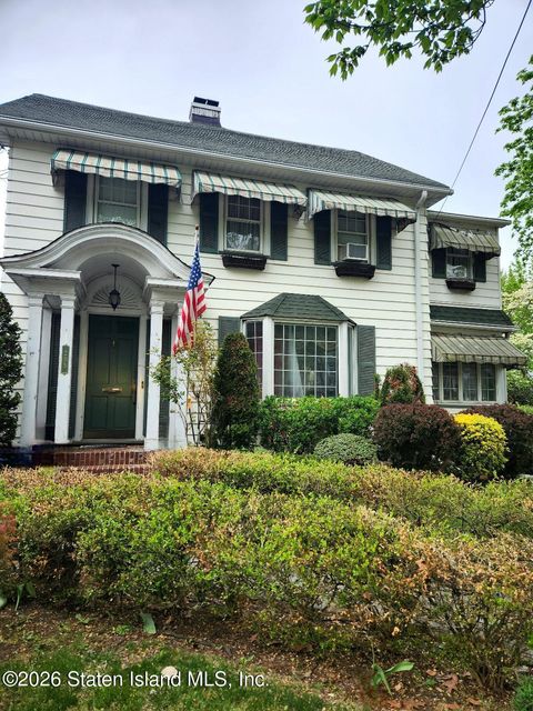 Photo of 265 College Avenue, Staten Island, NY 10314 (MLS # 2602140)