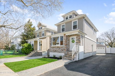 Photo of 117 Woodbine Avenue, Staten Island, NY 10314 (MLS # 2601993)