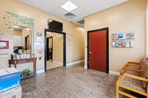 Photo of 2707 Hylan Boulevard, Staten Island, NY 10306 (MLS # 2503133)