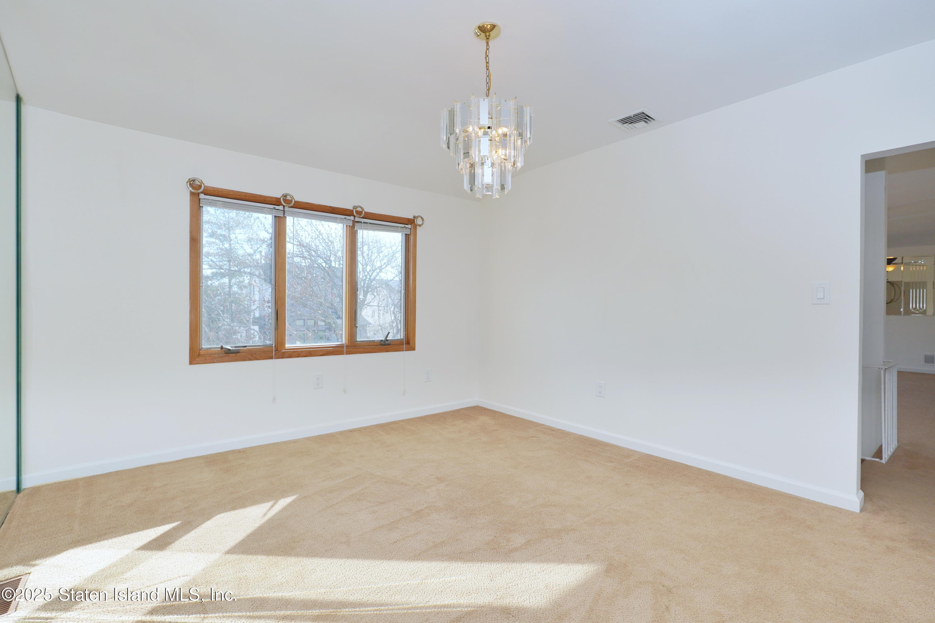 Staten Island, New York 10312, United States, 7 Bedrooms Bedrooms, ,2 BathroomsBathrooms,Residential,Active,2037