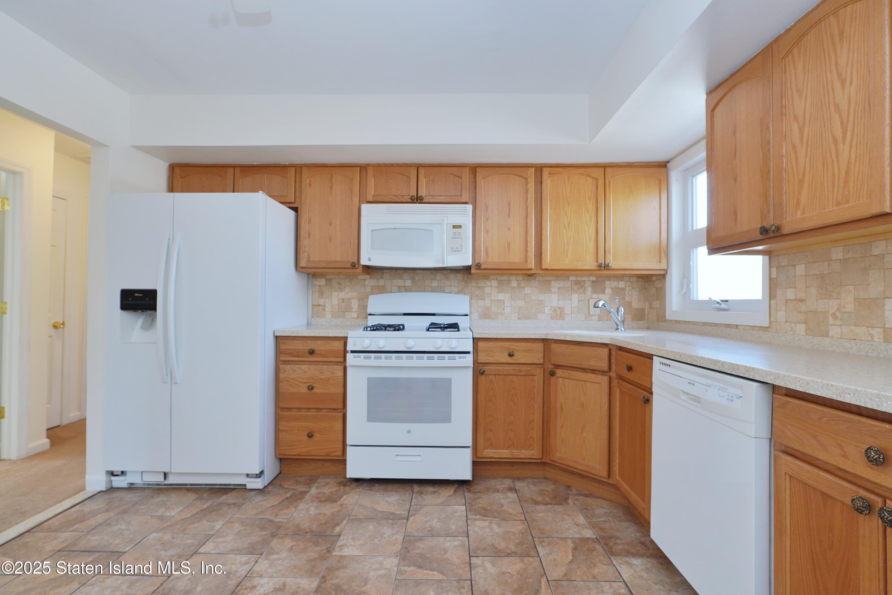 Staten Island, New York 10312, United States, 7 Bedrooms Bedrooms, ,2 BathroomsBathrooms,Residential,Active,2037