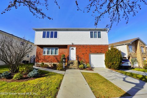 Photo of 56 Mcarthur Avenue, Staten Island, NY 10312 (MLS # 2500878)