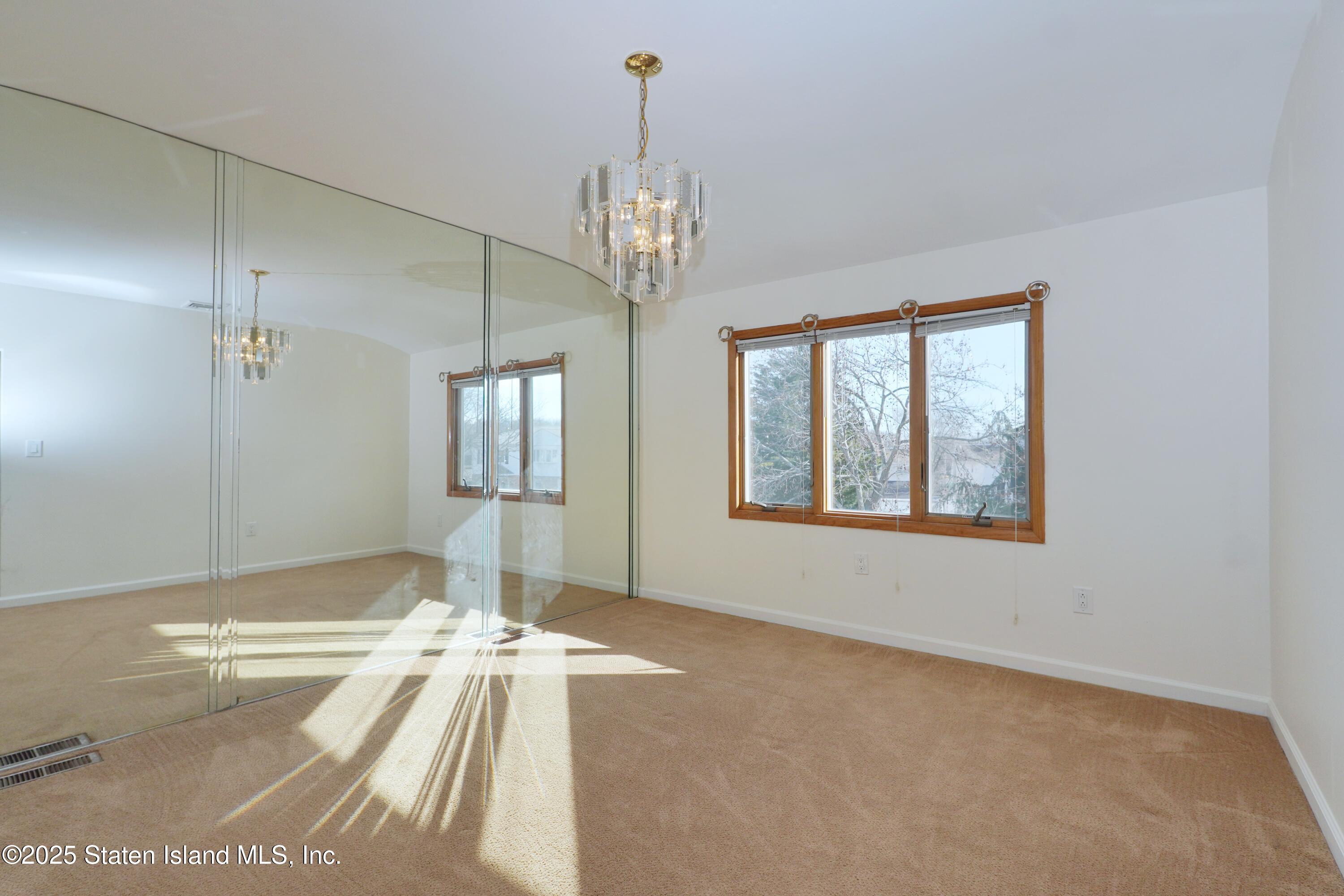 Staten Island, New York 10312, United States, 7 Bedrooms Bedrooms, ,2 BathroomsBathrooms,Residential,Active,2037