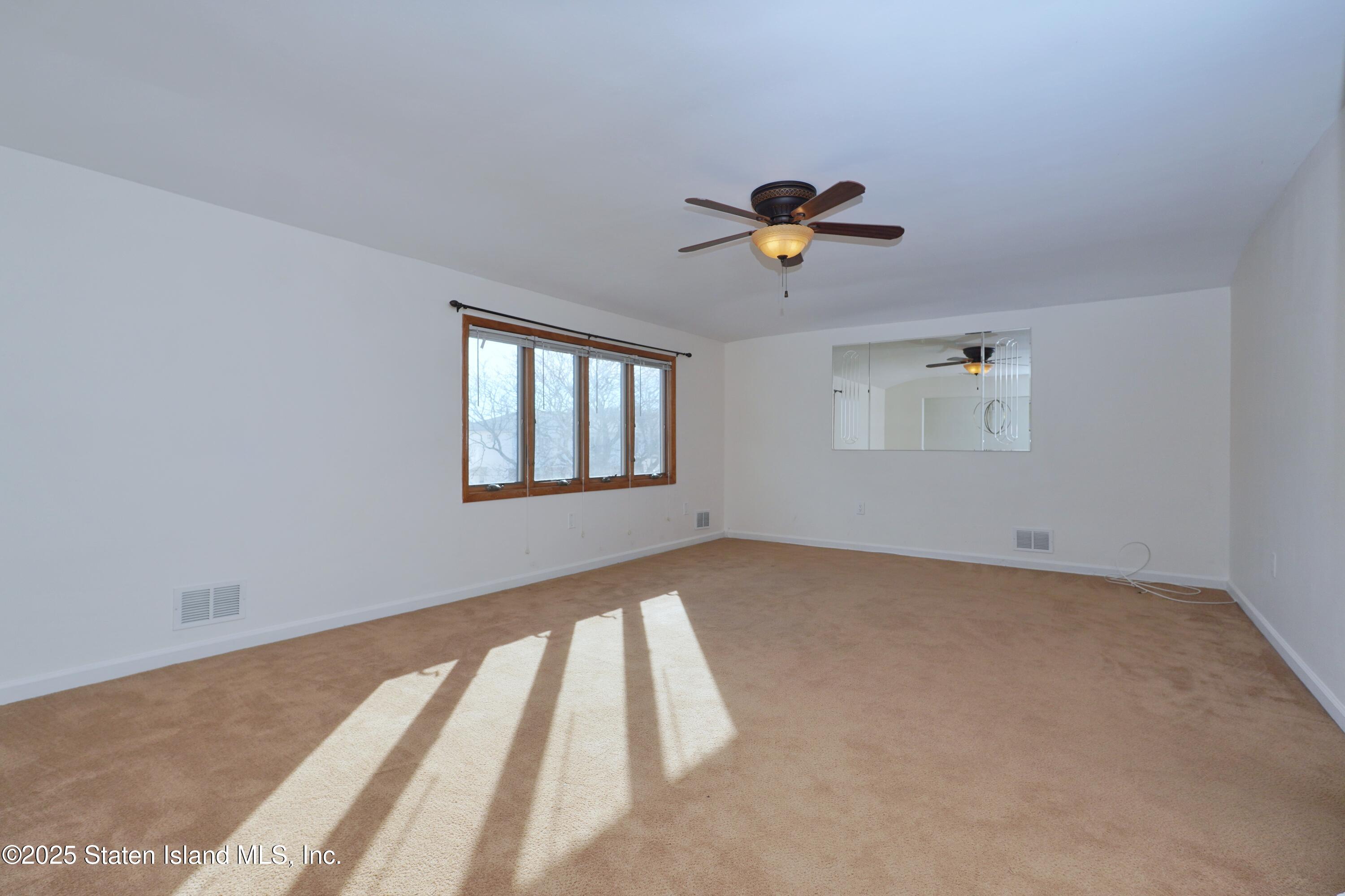 Staten Island, New York 10312, United States, 7 Bedrooms Bedrooms, ,2 BathroomsBathrooms,Residential,Active,2037