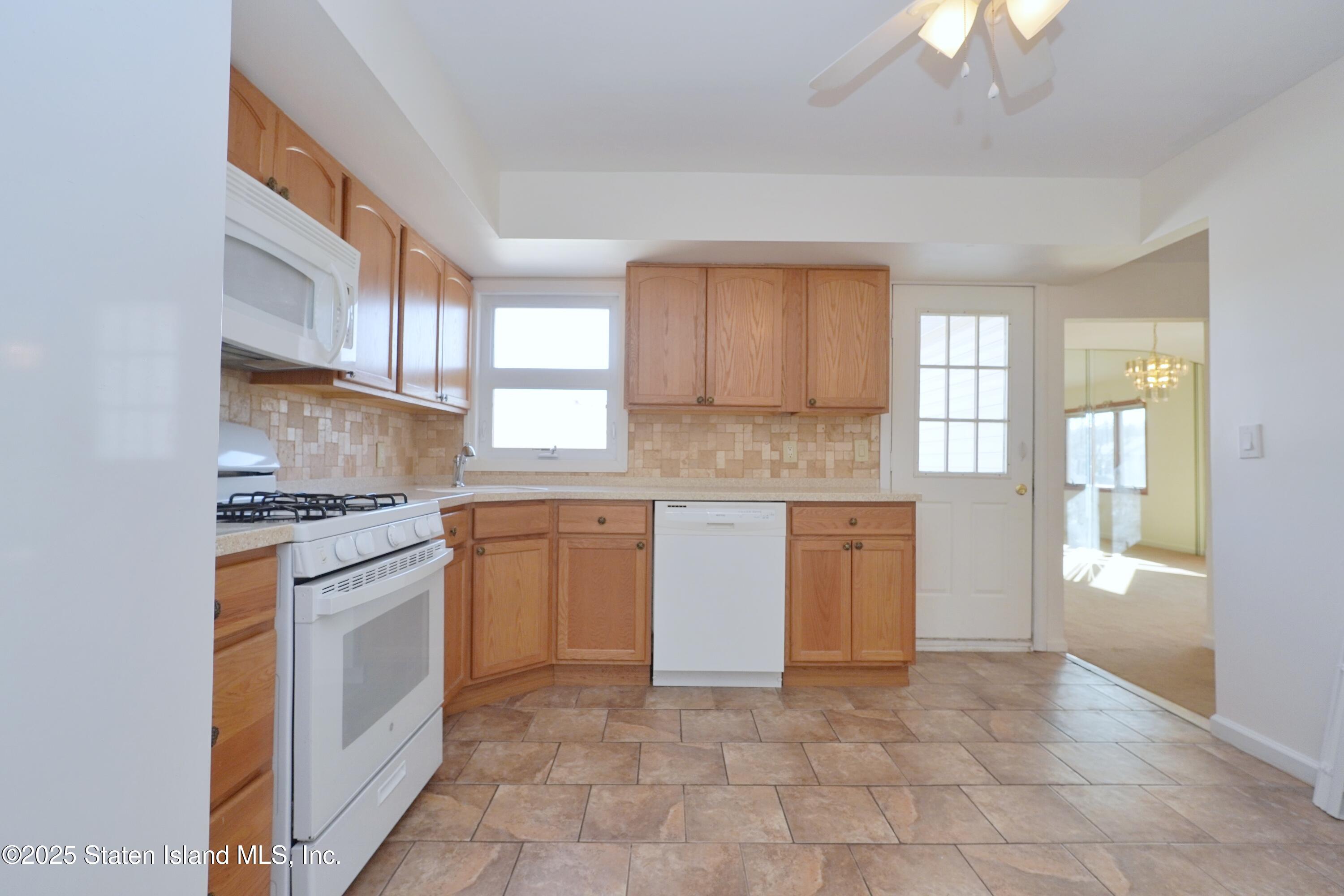 Staten Island, New York 10312, United States, 7 Bedrooms Bedrooms, ,2 BathroomsBathrooms,Residential,Active,2037