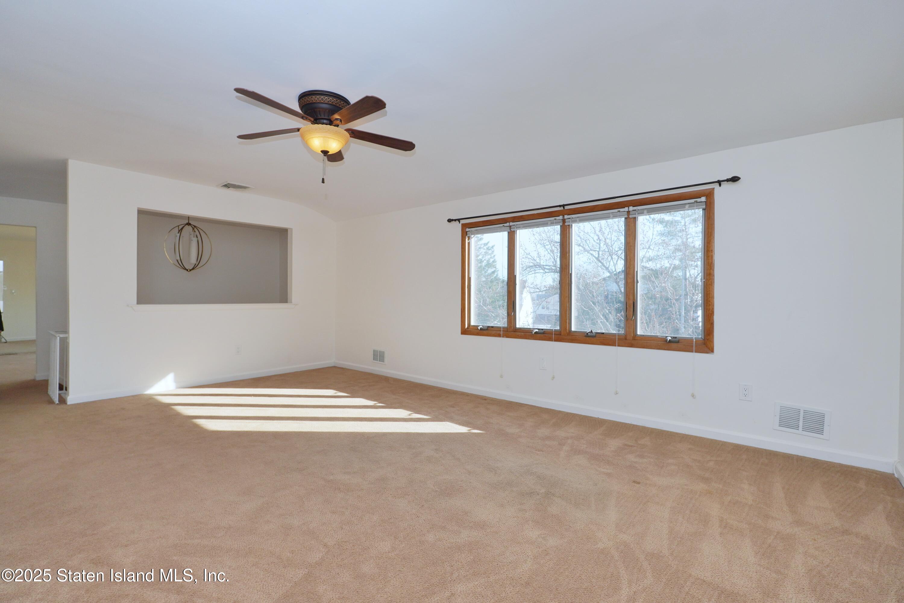 Staten Island, New York 10312, United States, 7 Bedrooms Bedrooms, ,2 BathroomsBathrooms,Residential,Active,2037