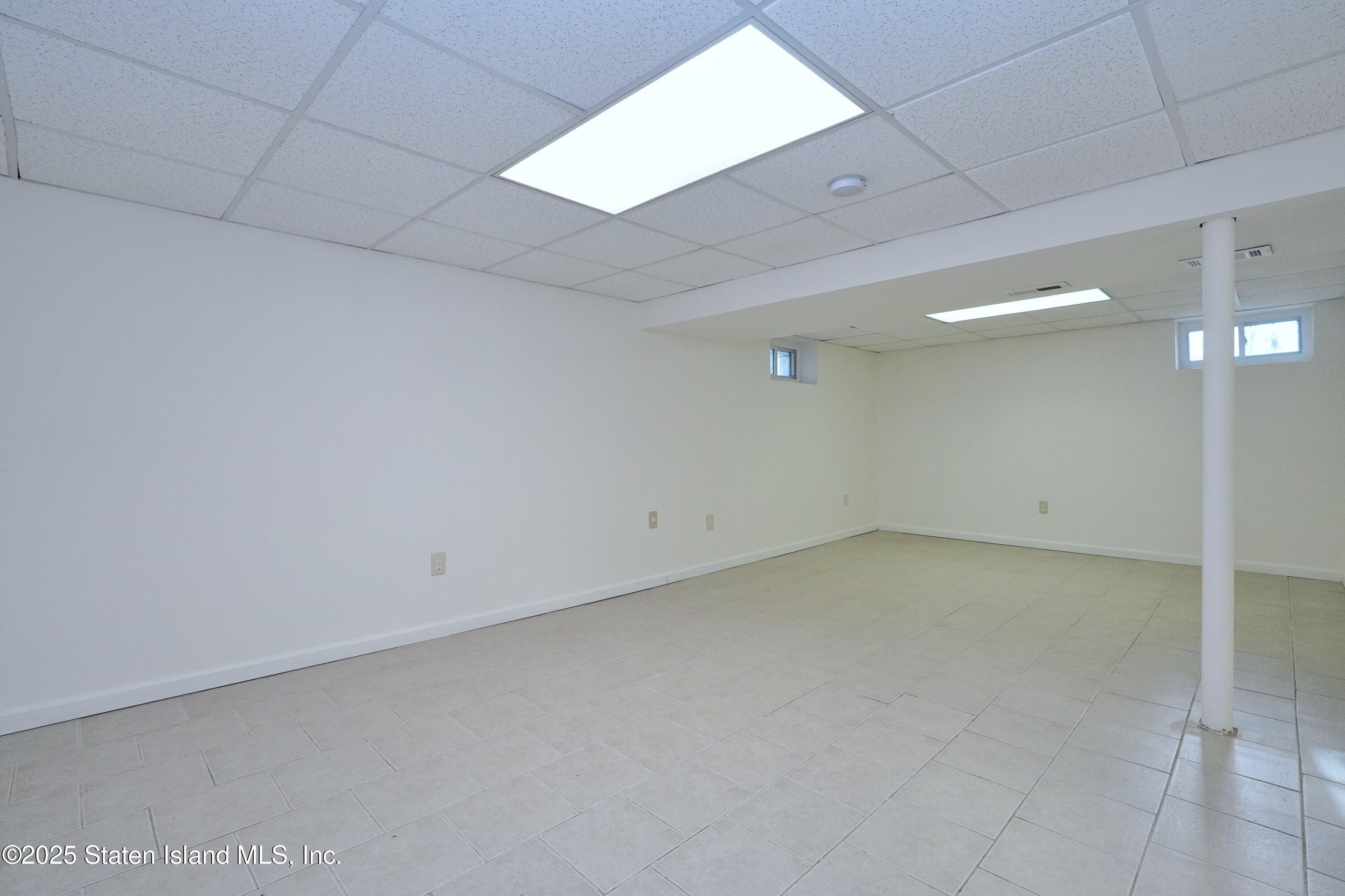 Staten Island, New York 10312, United States, 7 Bedrooms Bedrooms, ,2 BathroomsBathrooms,Residential,Active,2037